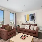 City Center 2Bdr Apartment With Views