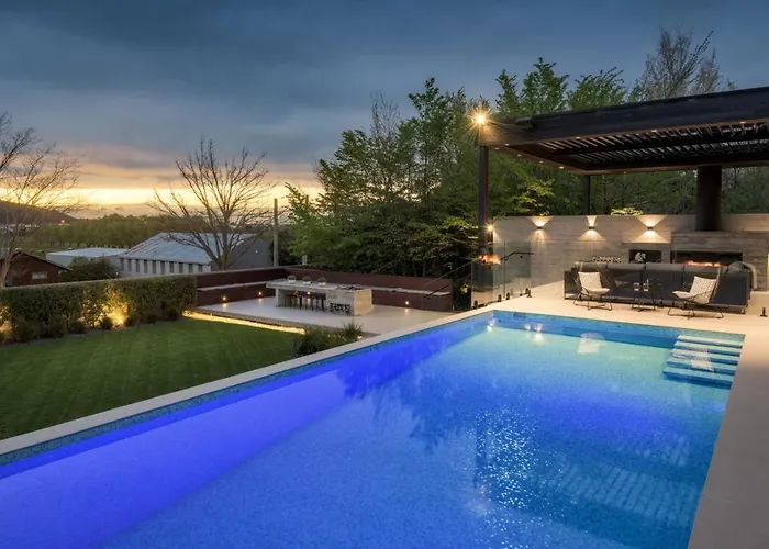 Bridle Path Retreat - Christchurch Holiday Homes