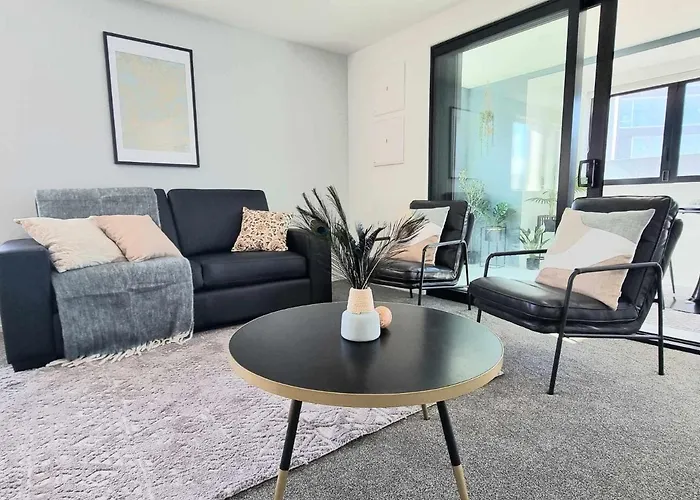 Cbd 3 Bedroom Apartment