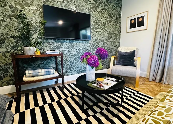 2 Bed Beckenham Beauty - Pet Friendly