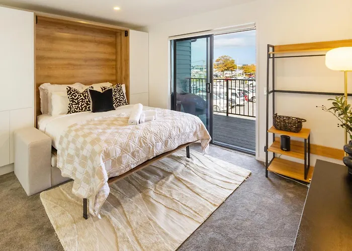 Prime Locale: Studio With Balcony