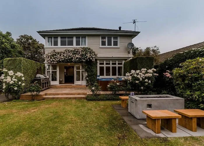 Ultimate Lux Villa In Merivale - Sleeps 16