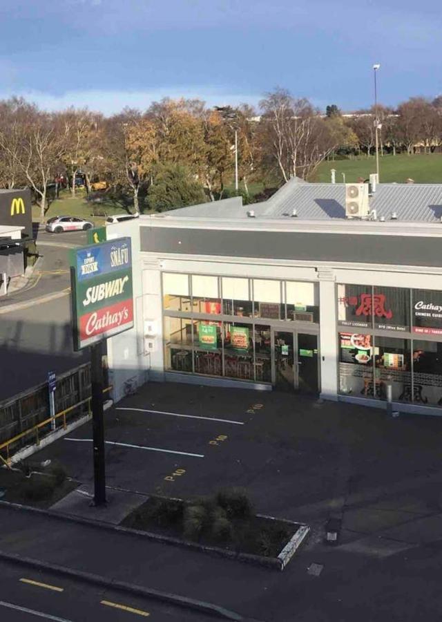 Comfortable Close To Airport