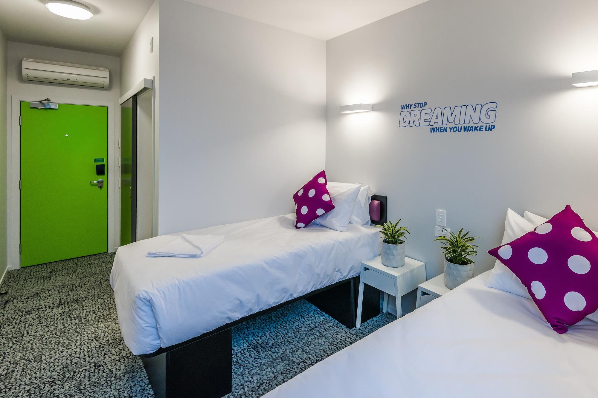 Hostel Lylo Airport