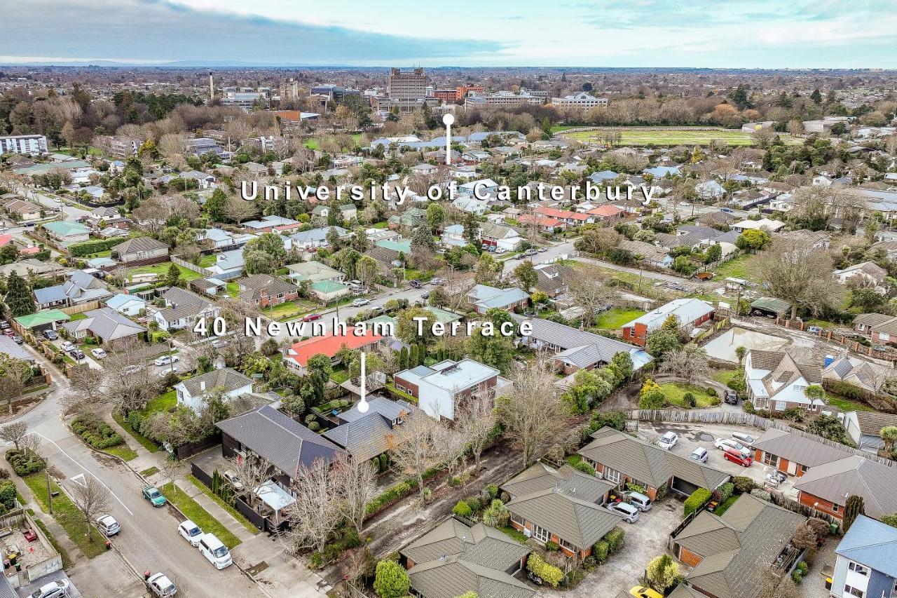 Black Manse With Convenience Christchurch