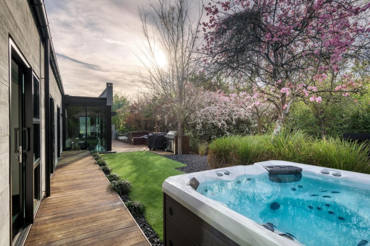 Bridle Path Retreat - Homes Holiday home