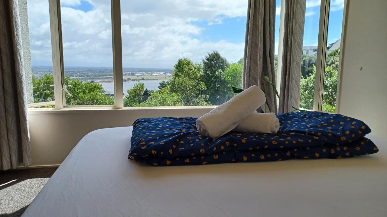 Homestay Homestay, Millions Dollars View At Mount Pleasant Christchurch