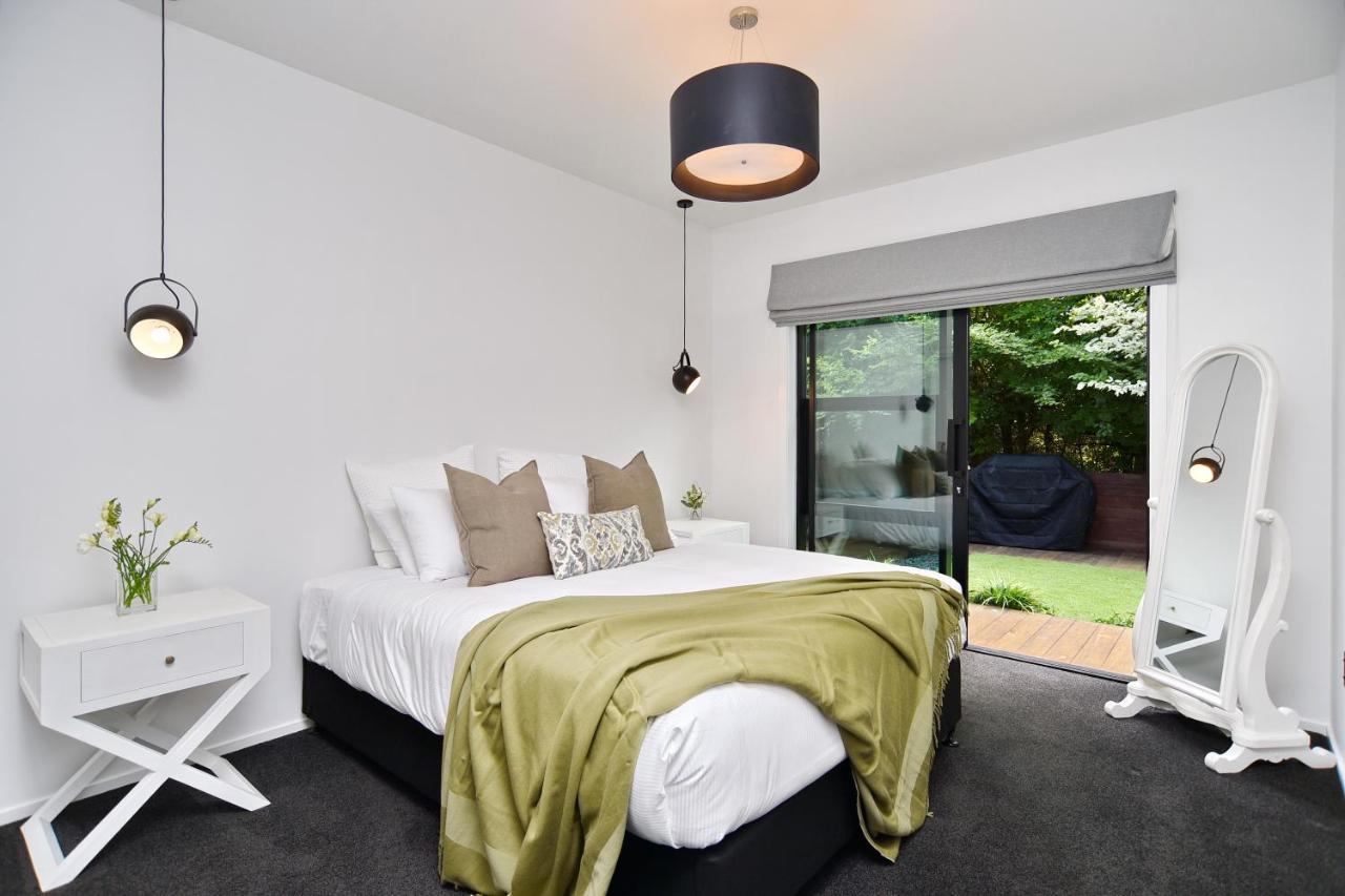 Bridle Path Retreat - Homes *