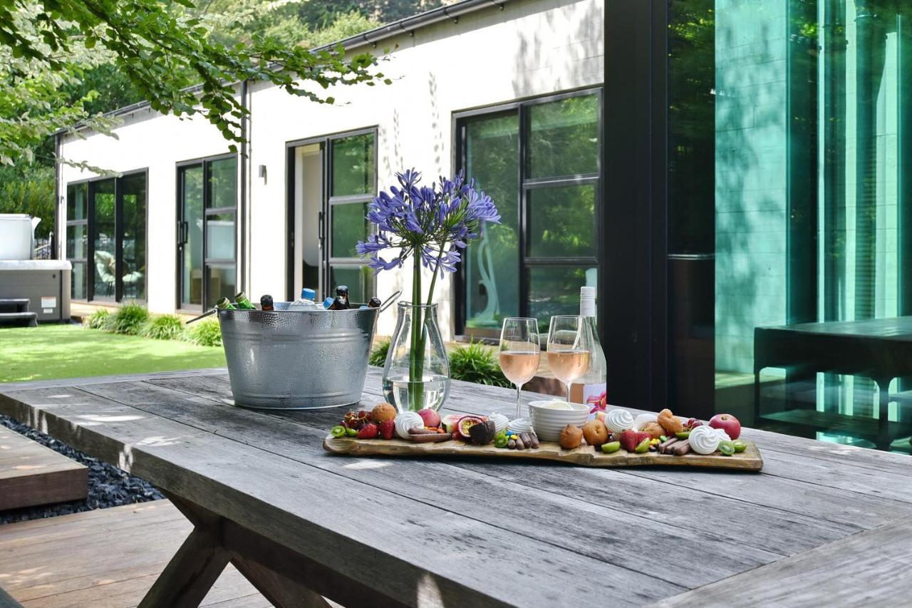Bridle Path Retreat - Homes Holiday home