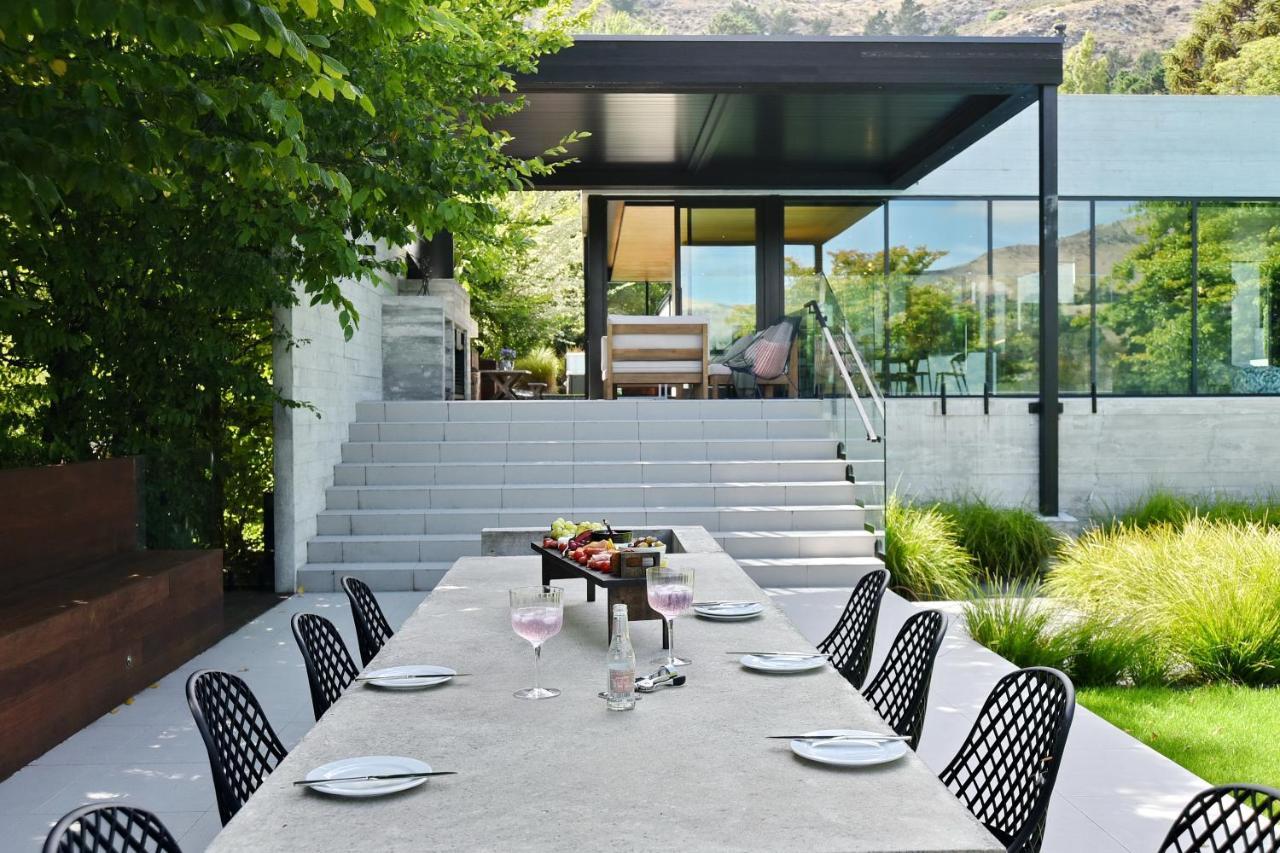 Bridle Path Retreat - Homes *