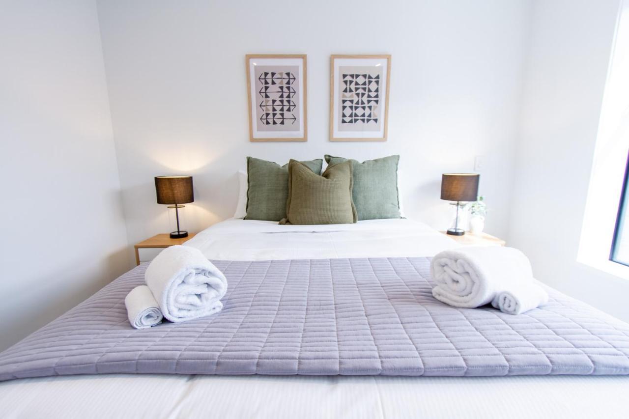 Apartment Entertainment Hub 2 Bed 2 Bath W Carpark Christchurch
