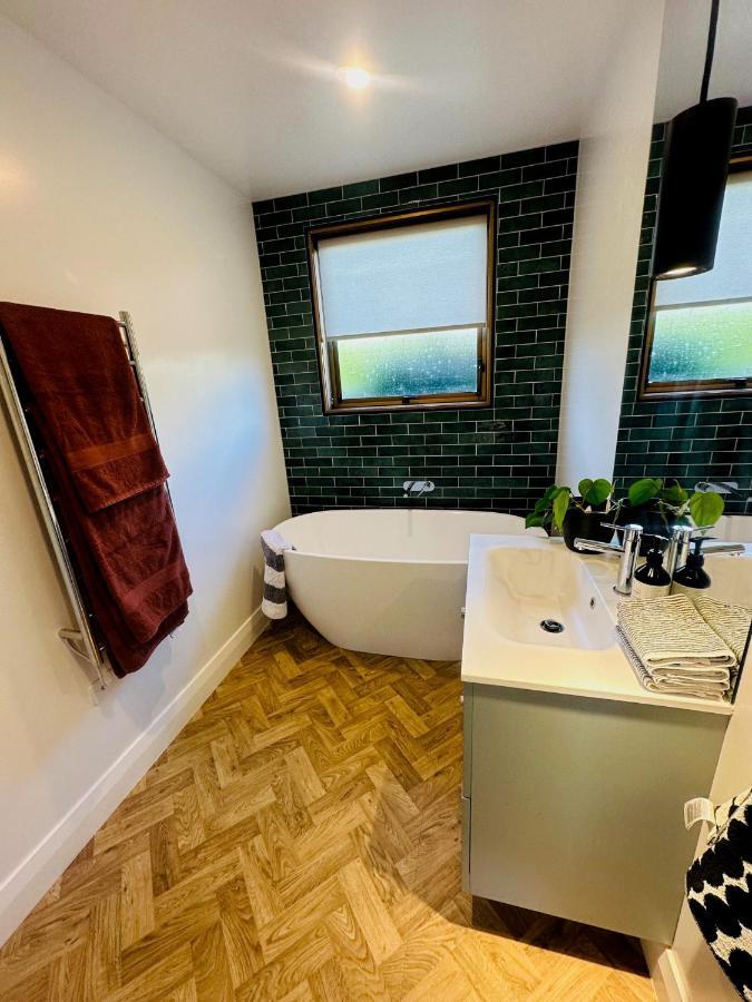 Holiday home 2 Bed Beckenham Beauty - Pet Friendly