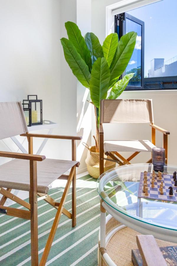 Central Sunny Perch 2 Bed 1 Bath Apartment