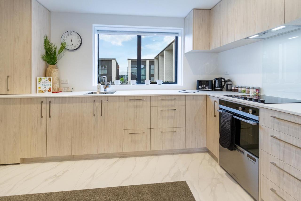 Apartment In The Heart Of It All: 2 Bed Cbd Townhouse *
