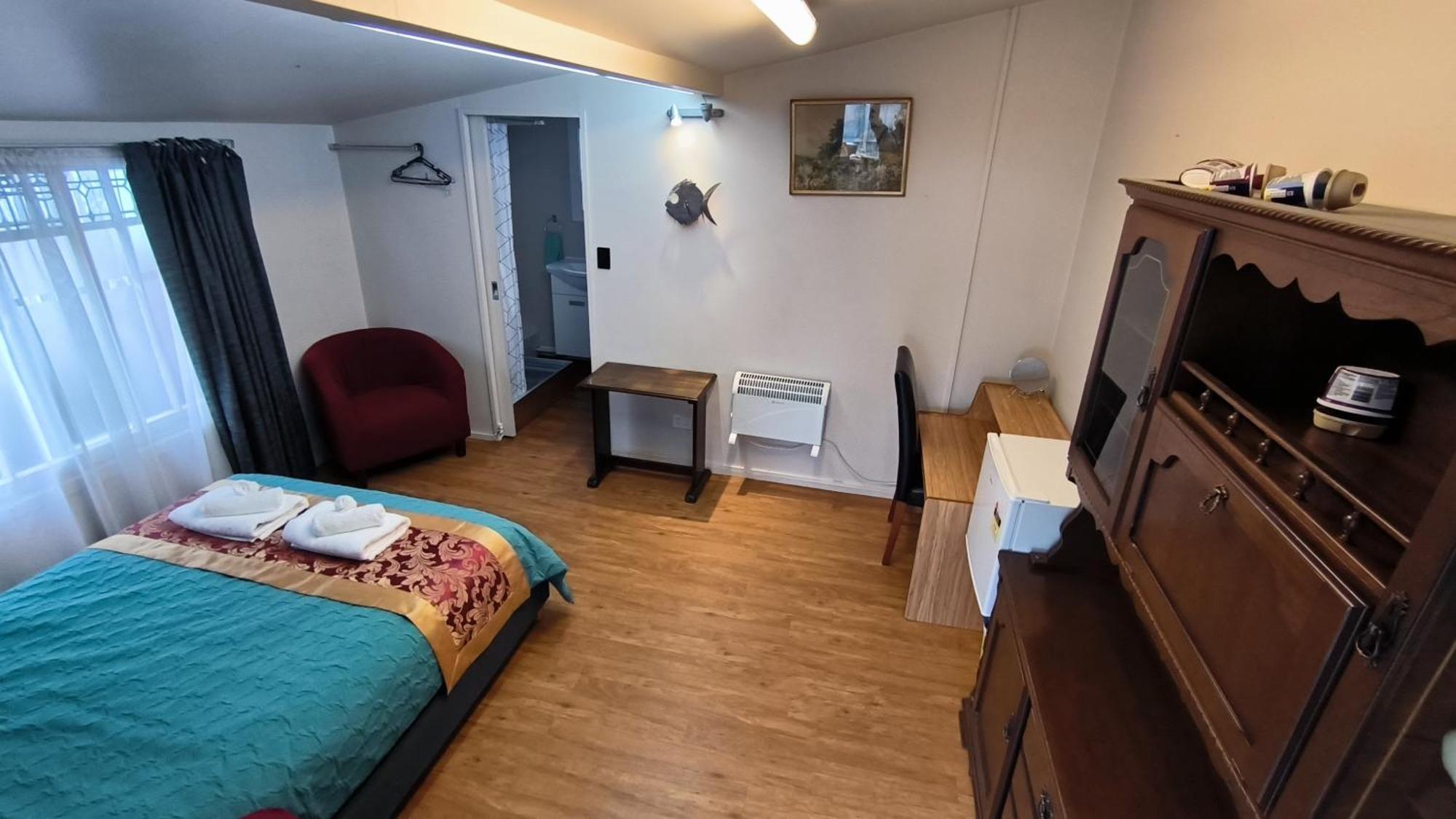 5 Large Bedroom Suitable For 10people * Christchurch