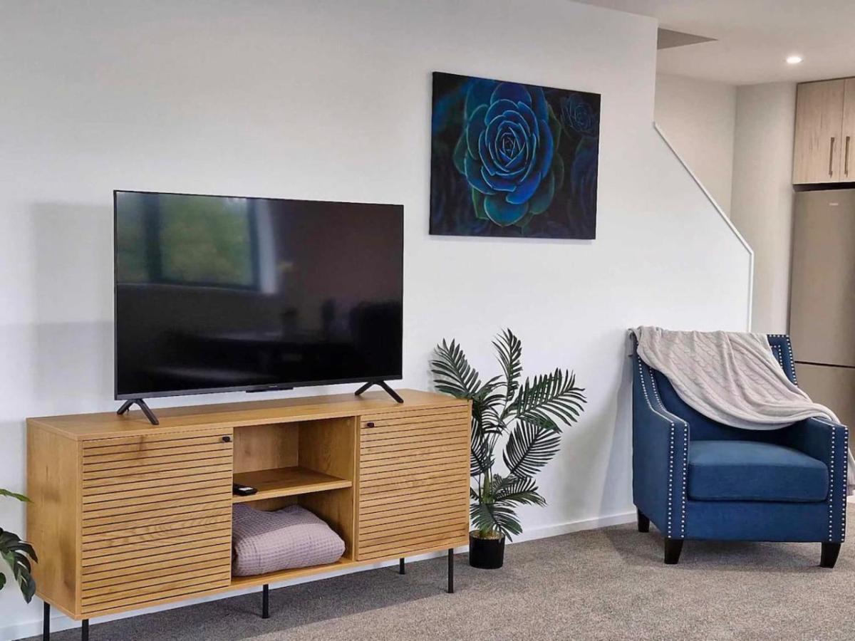 St Asaph Apartment *