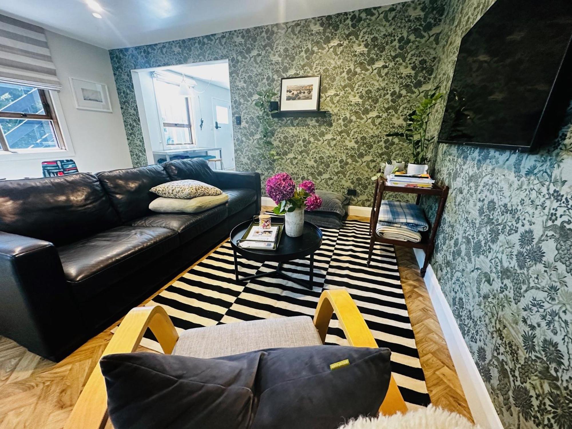 Holiday home 2 Bed Beckenham Beauty - Pet Friendly *