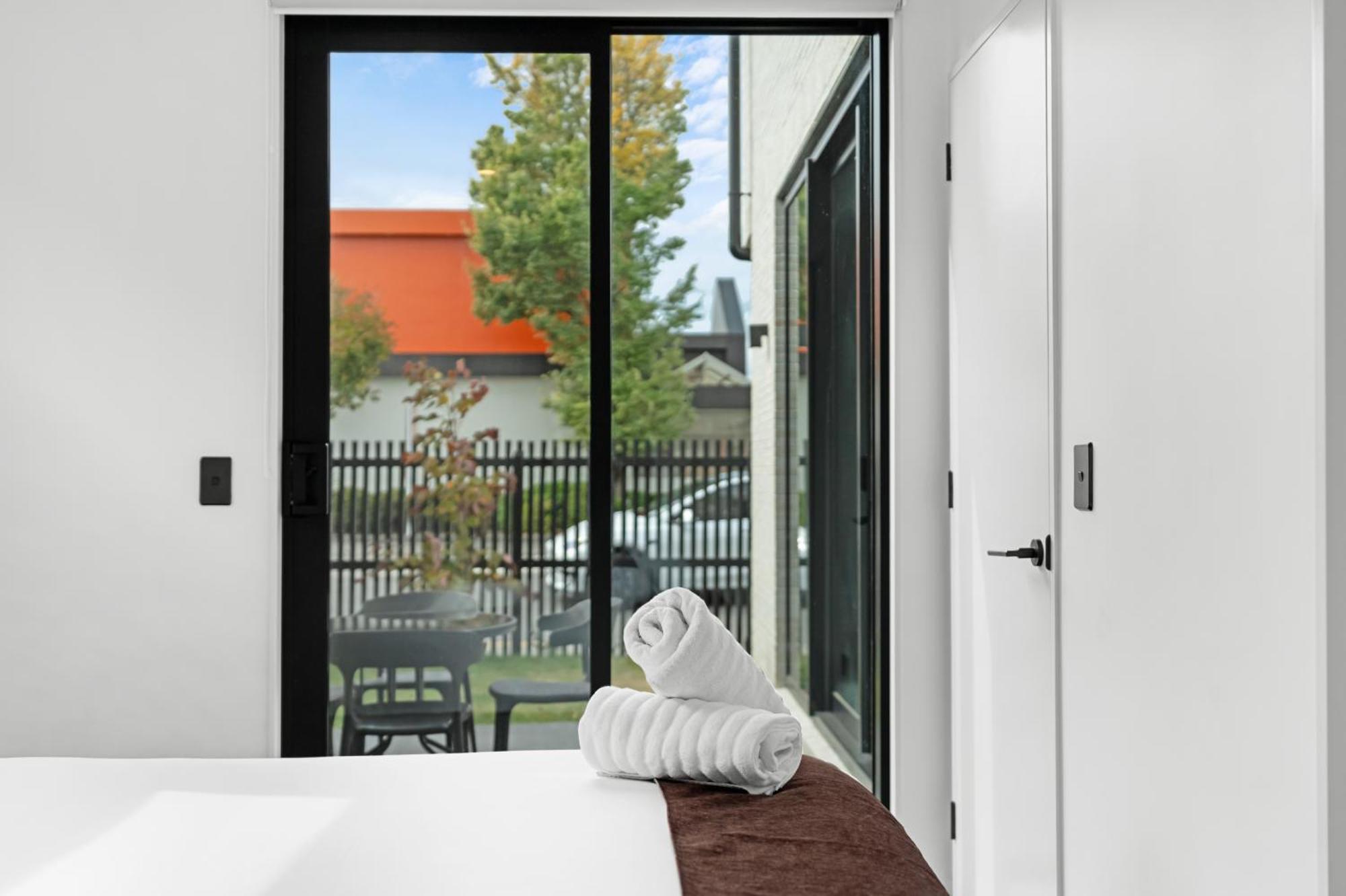 Deluxe Downtown 3 Bed 3 Bath Apartment Christchurch