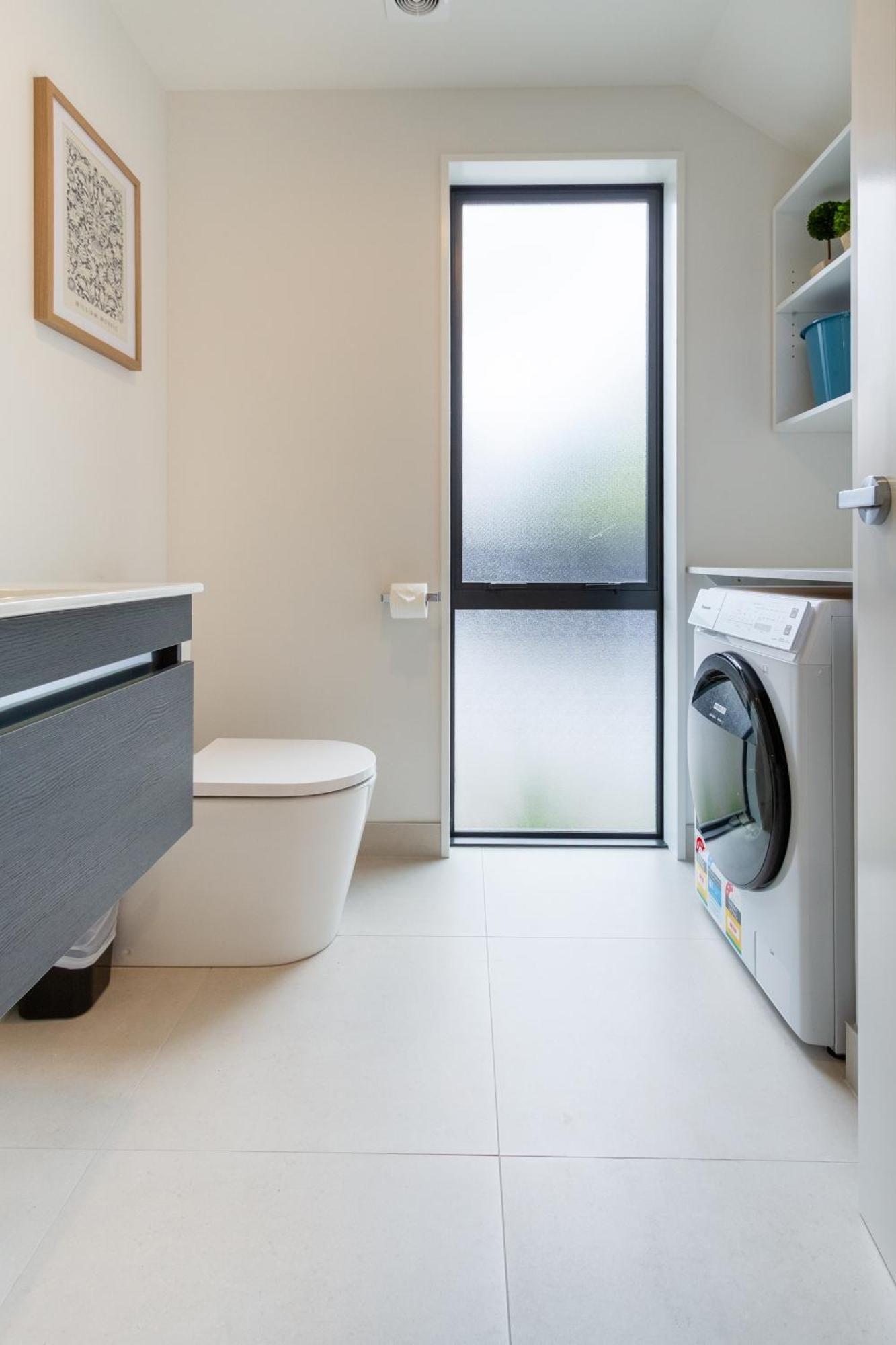Lovely In Linwood: 2br Beauty