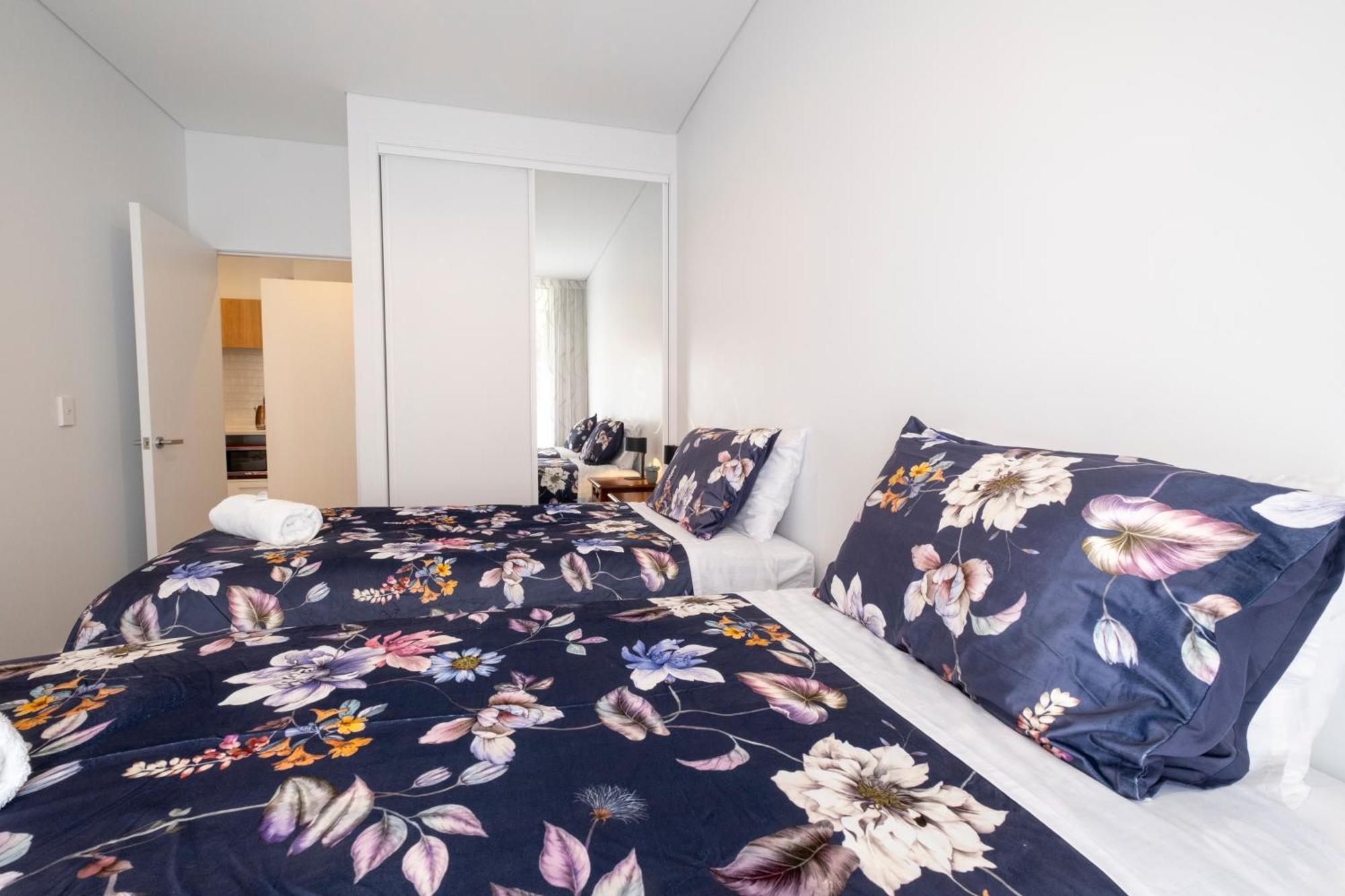 Apartment Modern, Ground Floor , Cbd, Free Parking, 2-3 Beds
