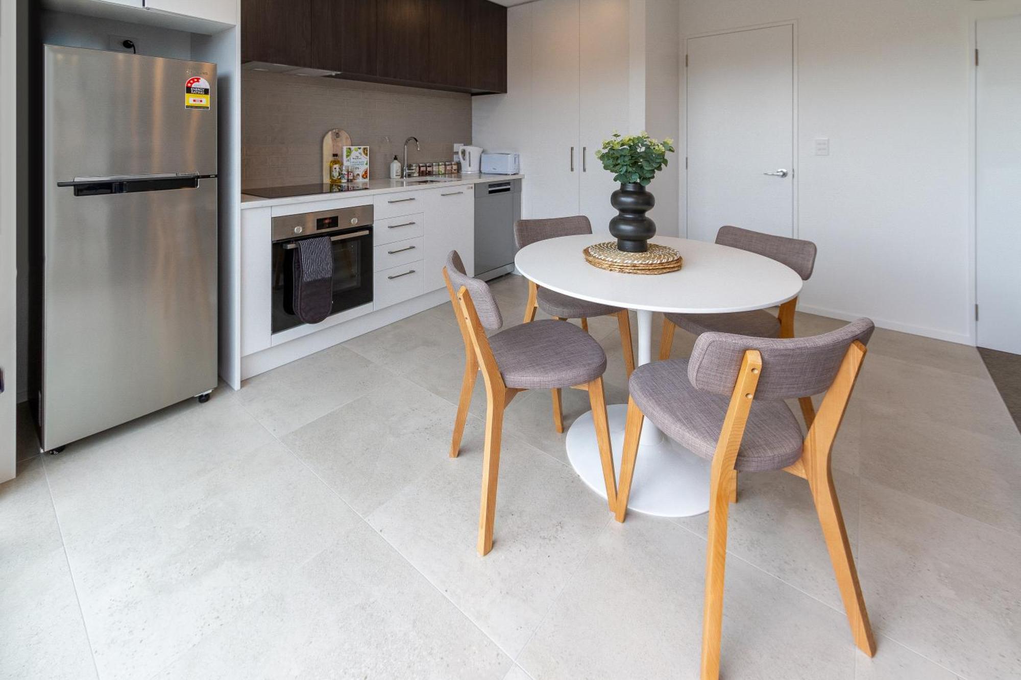 Apartment 2br Townhouse: Cosy, Close To City, Car Park Christchurch