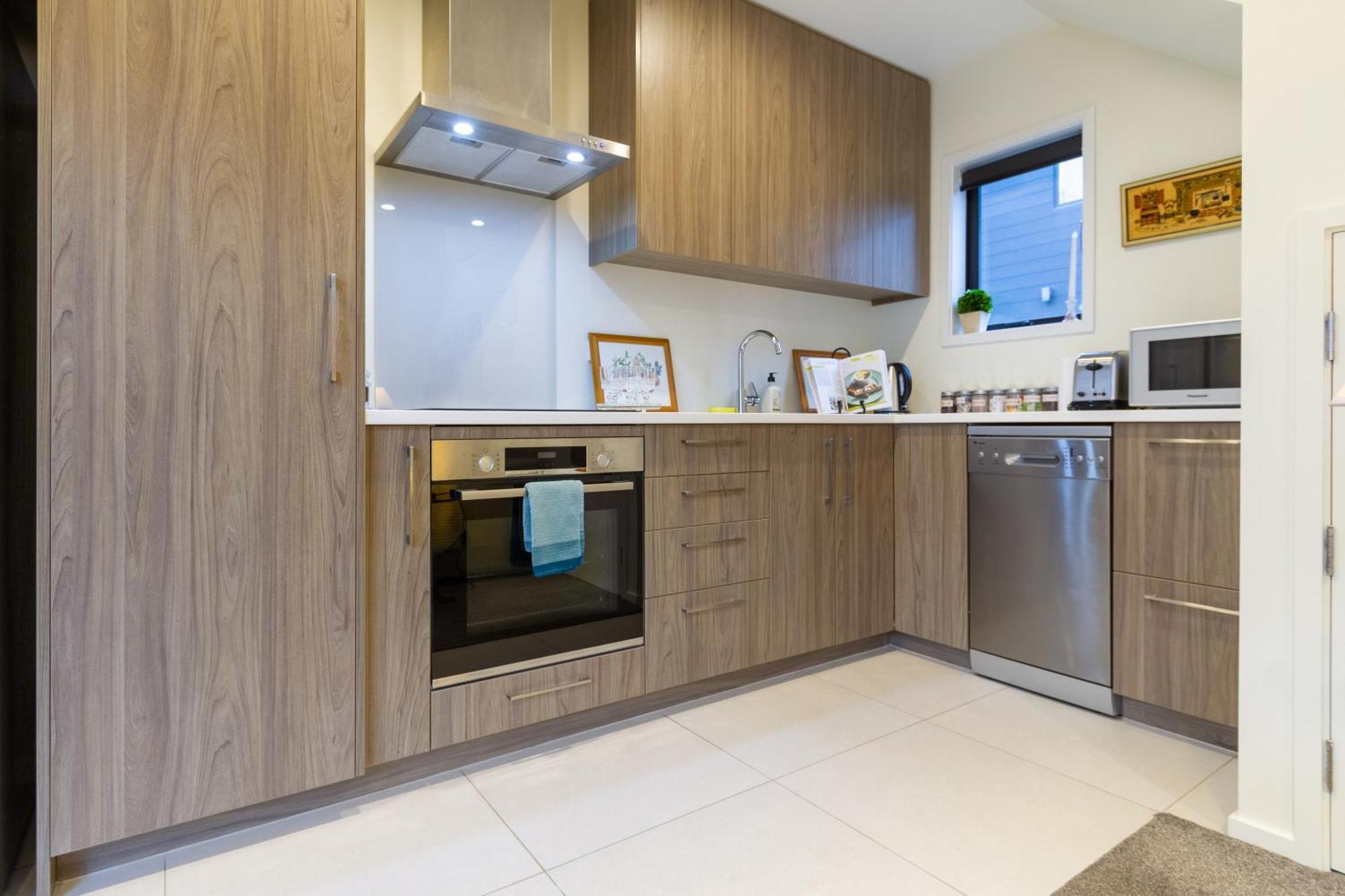 Your Charming And Cosy Urban Away From Christchurch