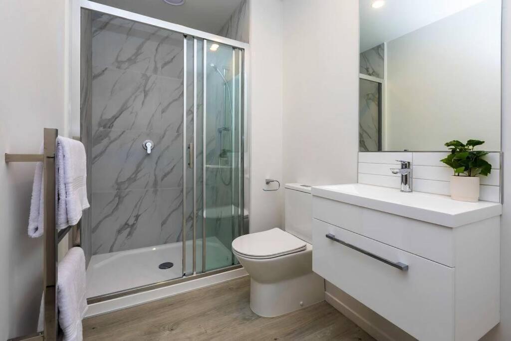 2 Bedrooms Apprtmt Underground Parking In Cbd Christchurch