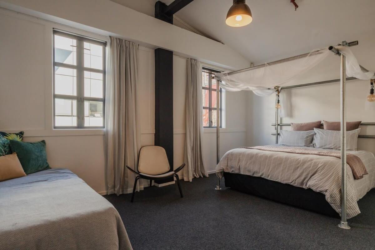 Loft - Sleeps 10 Apartment *