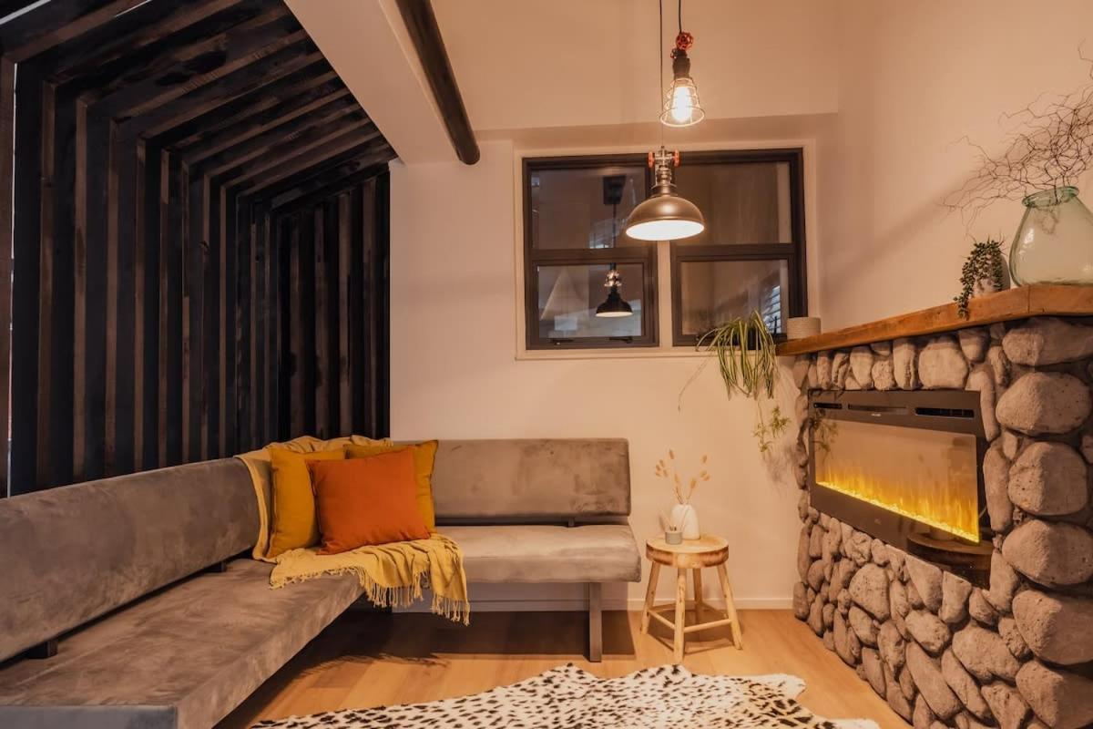 Loft - Sleeps 10 * Christchurch