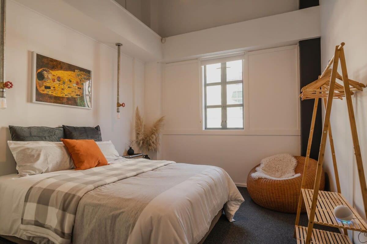 Loft - Sleeps 10 Apartment *
