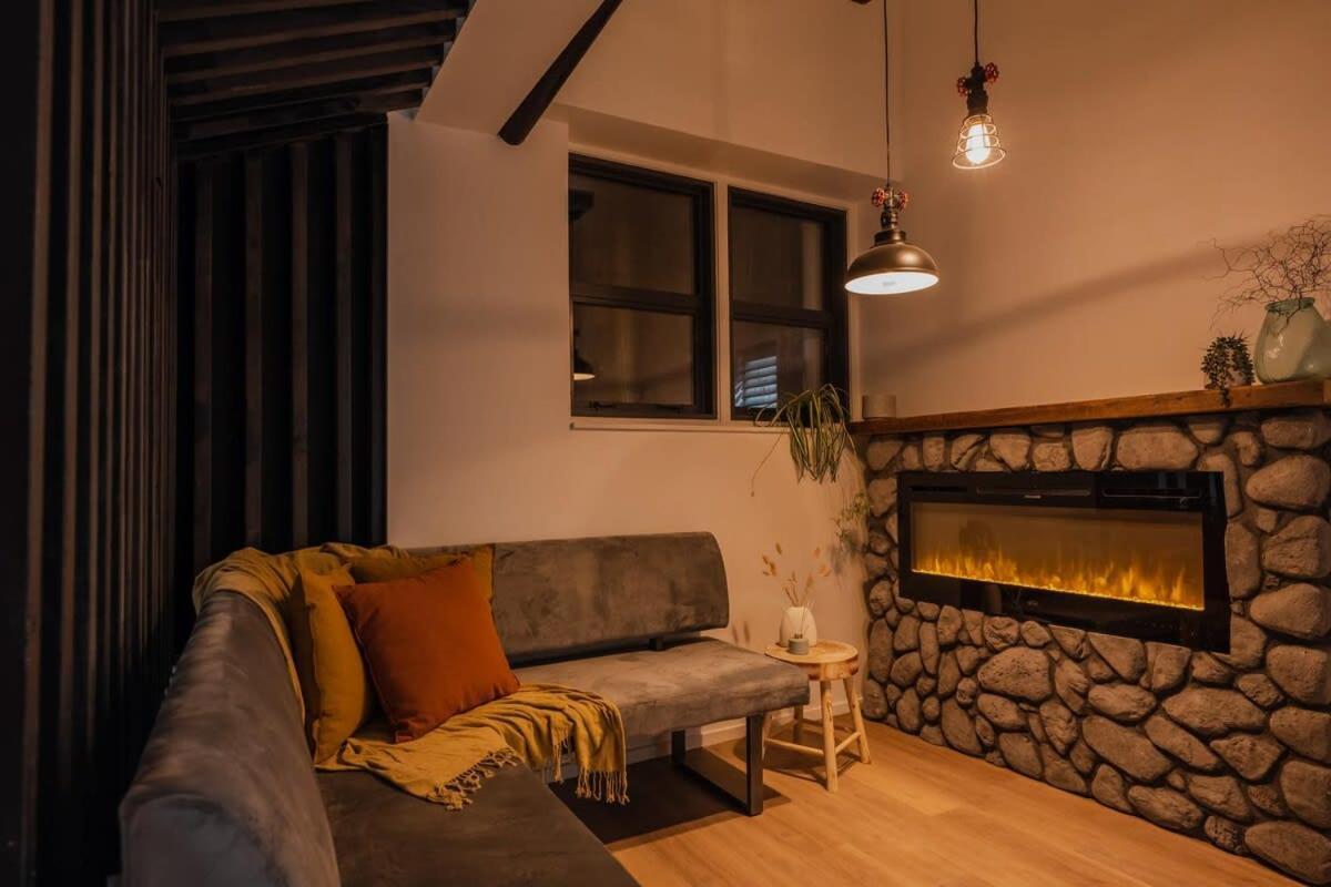 Loft - Sleeps 10 *