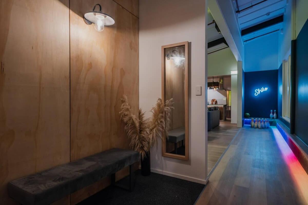 Loft - Sleeps 10 * Christchurch
