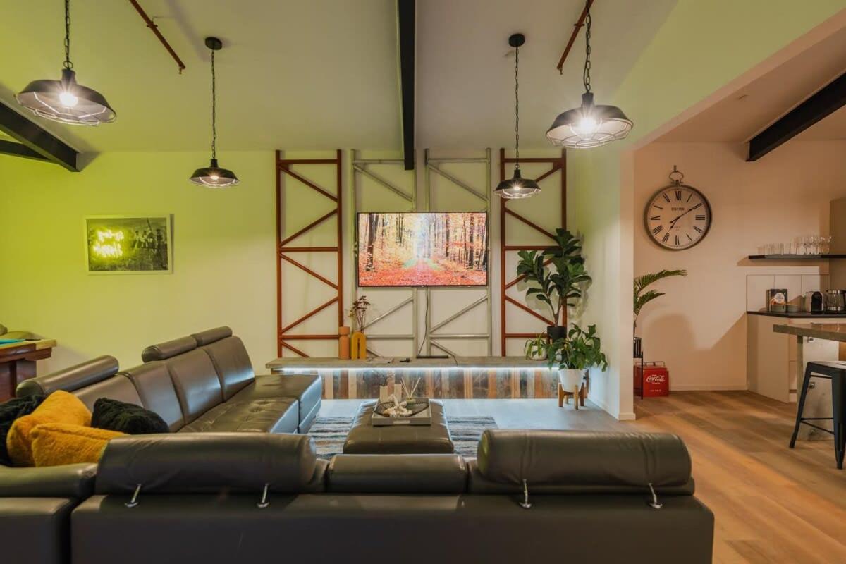Loft - Sleeps 10
