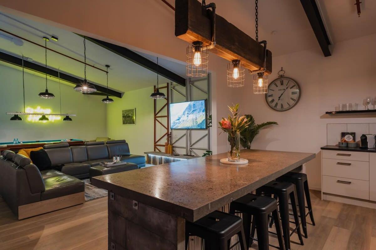 Apartment Loft - Sleeps 10