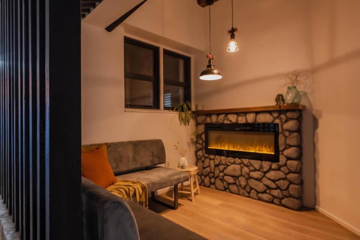 Apartment Loft - Sleeps 10 *