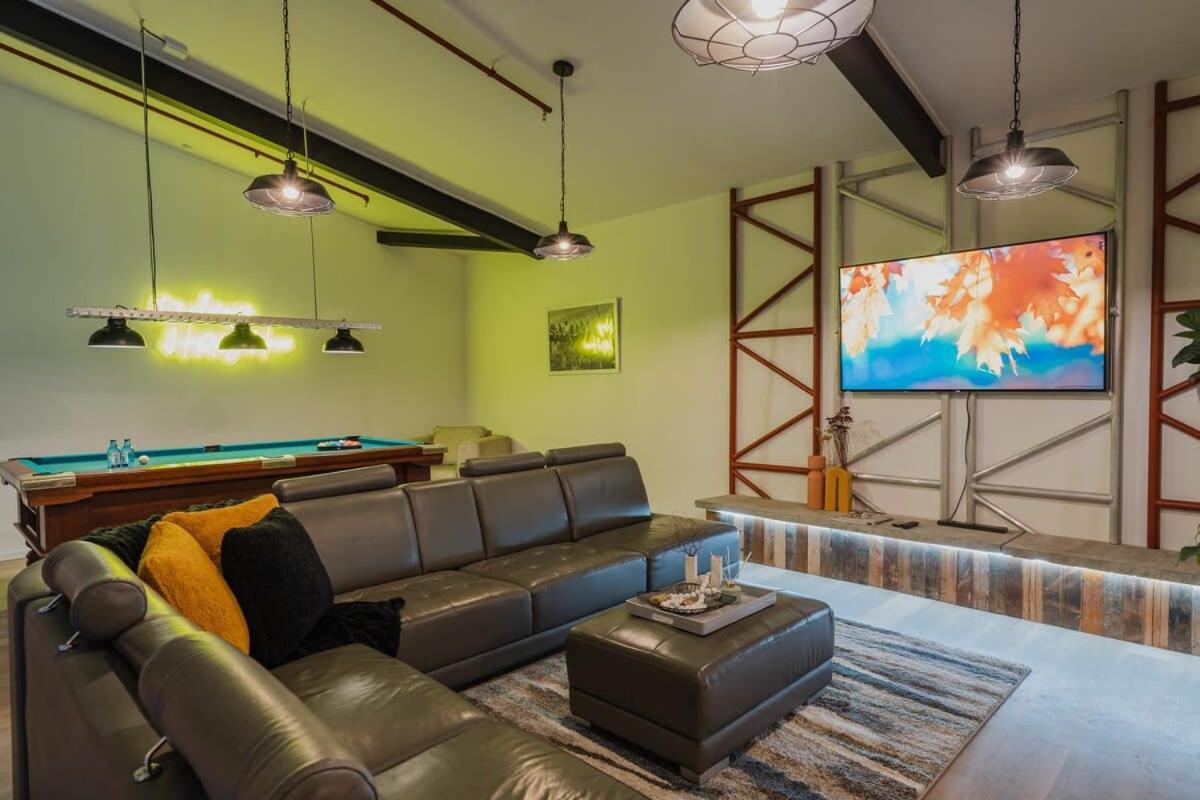 Loft - Sleeps 10