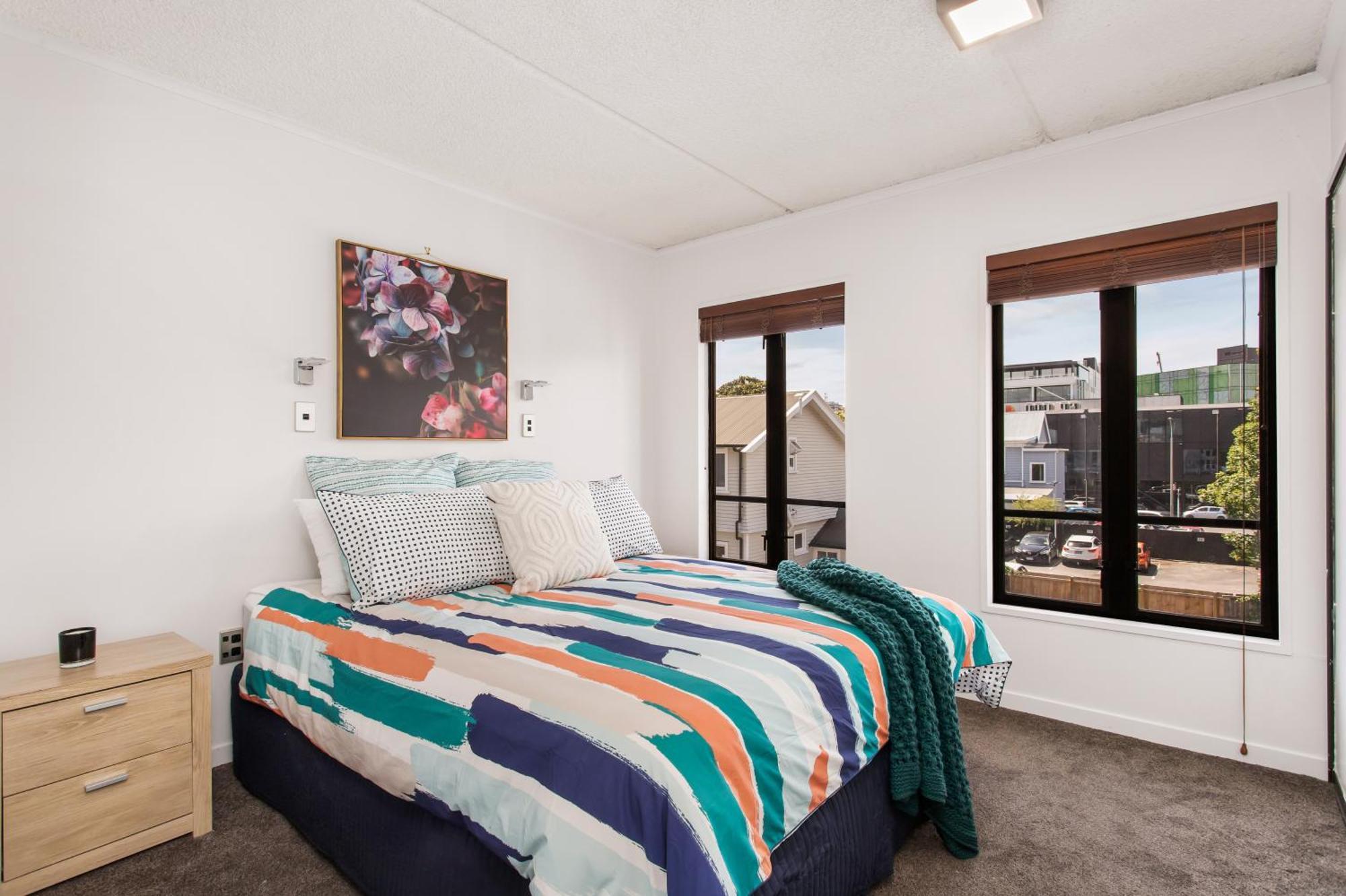 Apartment Prime Cbd Hospital Location Garage 2bdrms *
