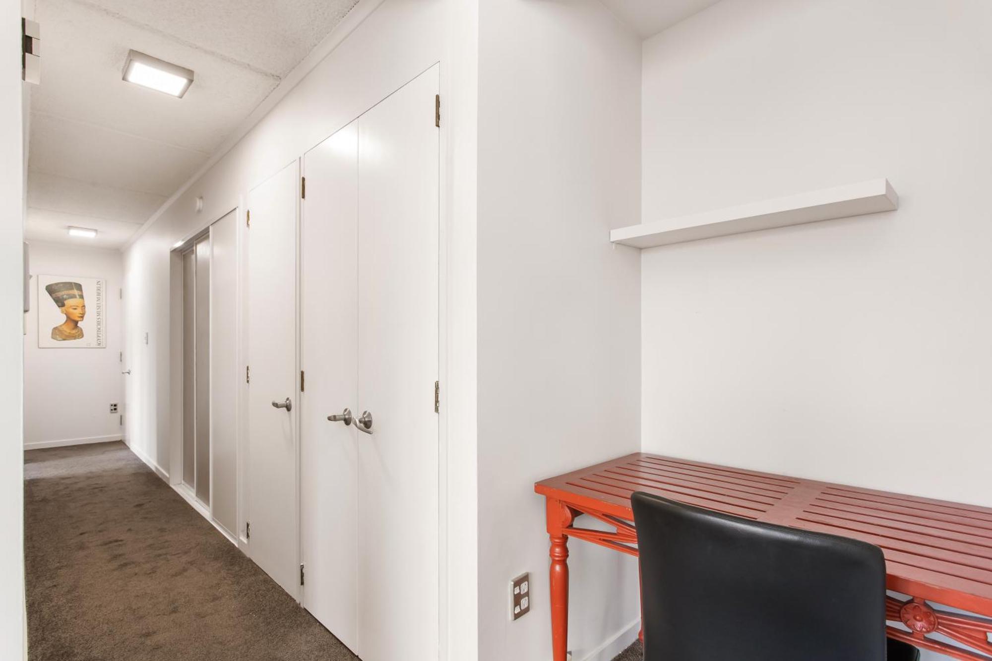 Prime Cbd Hospital Location Garage 2bdrms Apartment *