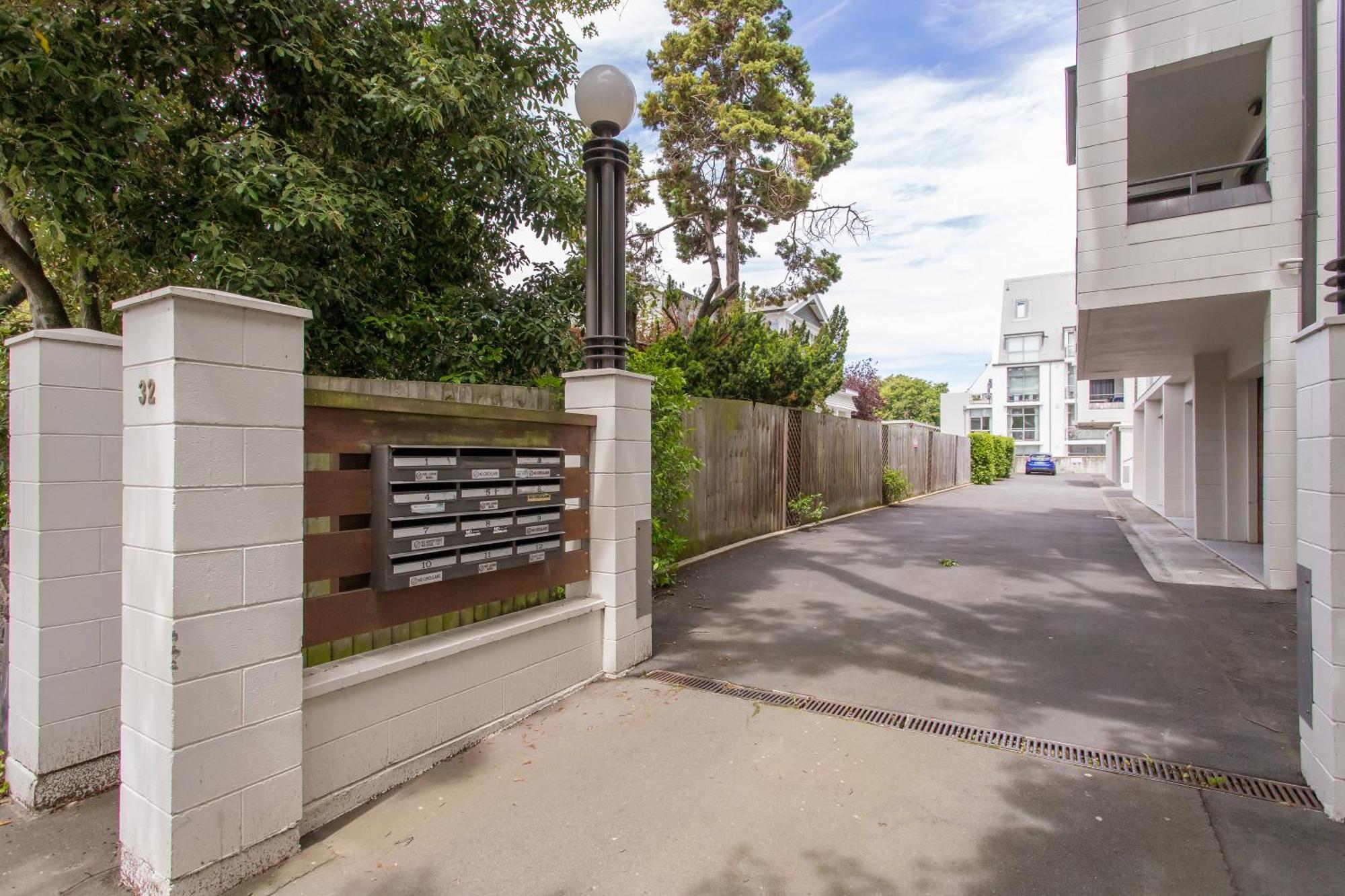 Prime Cbd Hospital Location Garage 2bdrms Apartment Christchurch