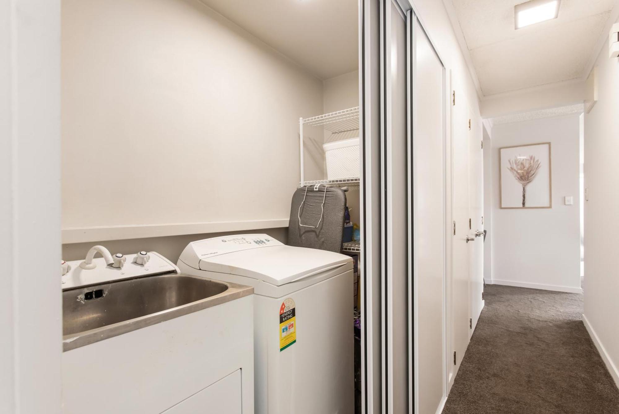Prime Cbd Hospital Location Garage 2bdrms Christchurch