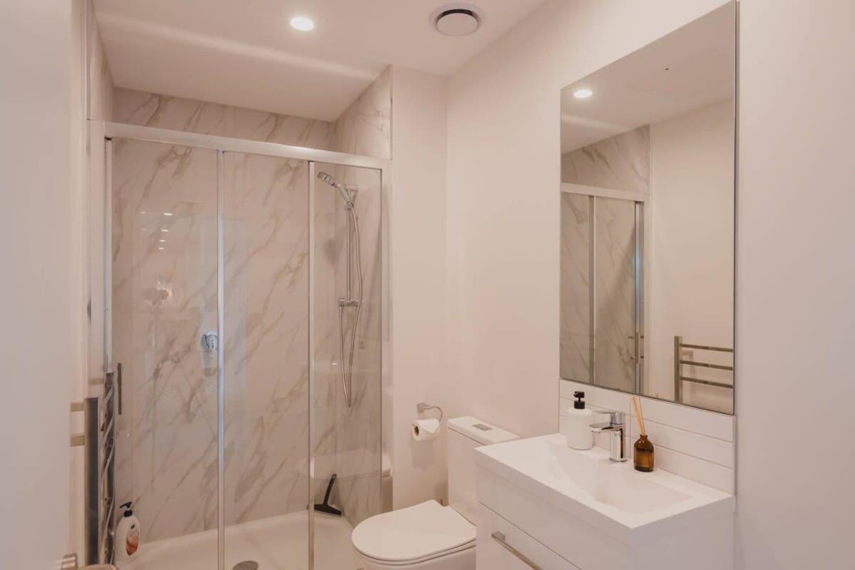 Apartment Designer's Pad In *