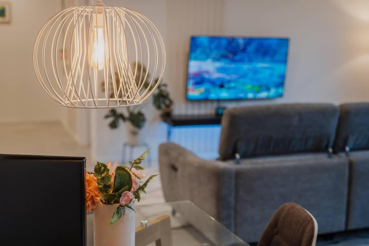 Apartment Designer's Pad In Christchurch