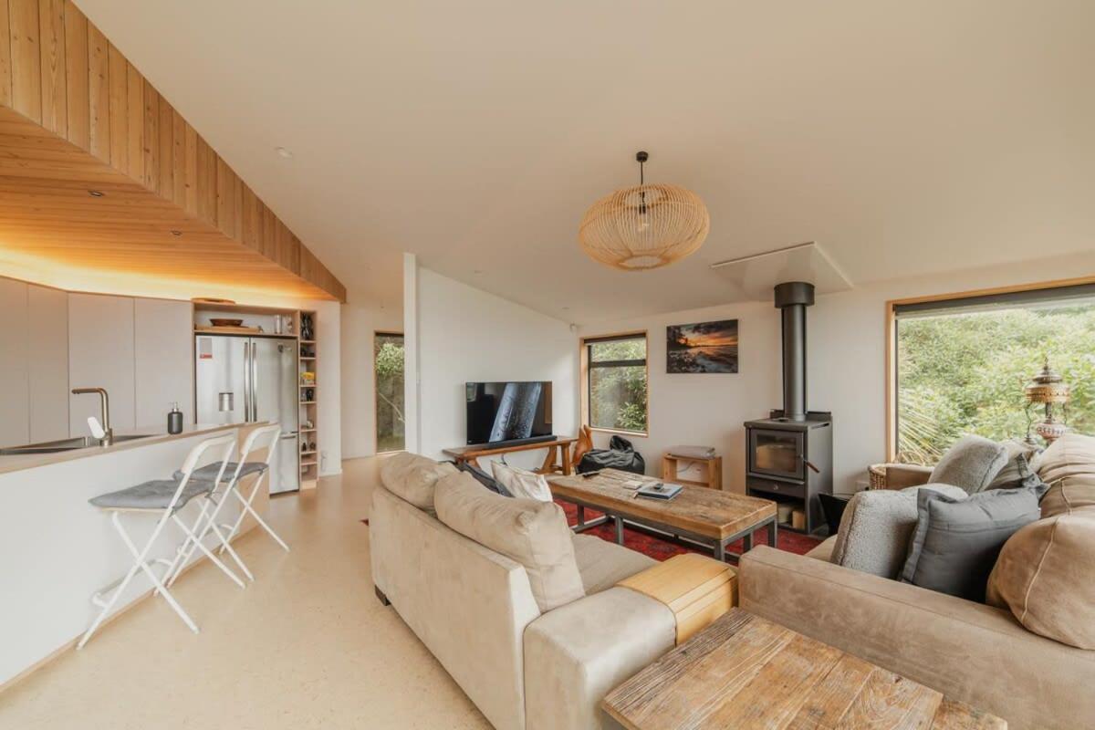 Ocean Views At Rapanui Lodge- 4br Gem With Parking * Christchurch
