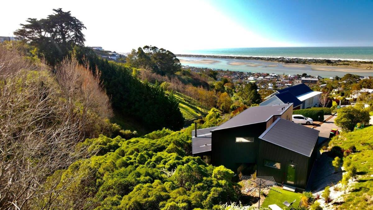 Ocean Views At Rapanui Lodge- 4br Gem With Parking Holiday home *