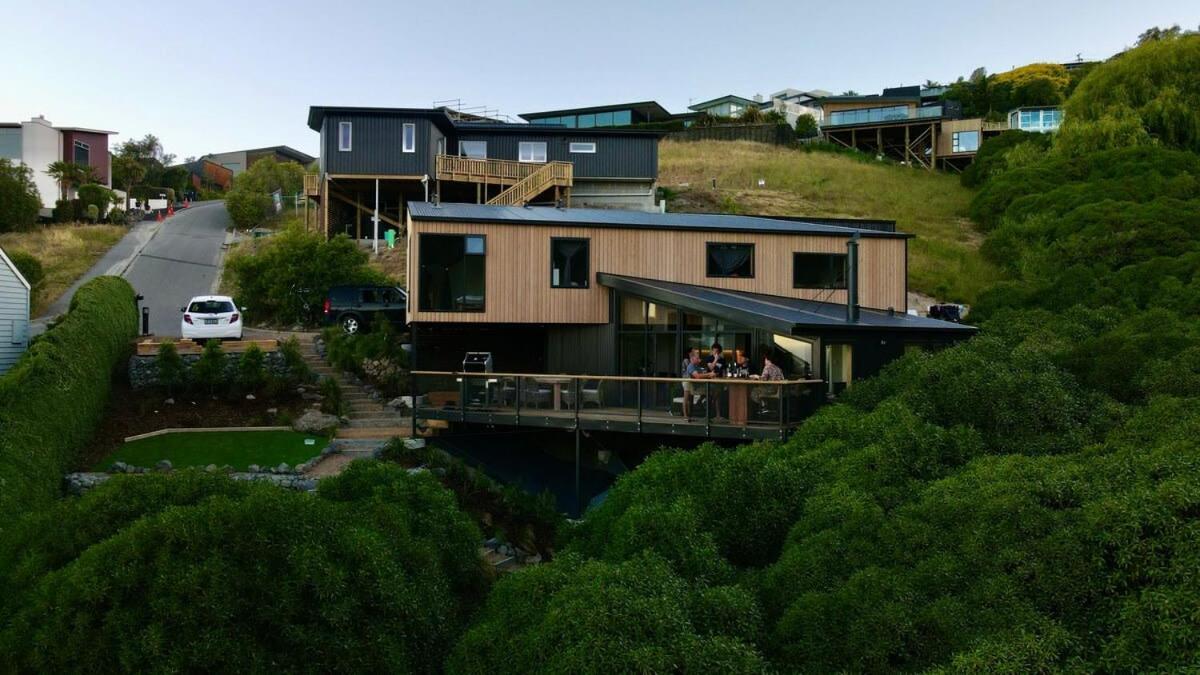 Ocean Views At Rapanui Lodge- 4br Gem With Parking Christchurch