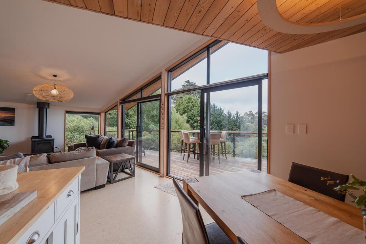 Holiday home Ocean Views At Rapanui Lodge- 4br Gem With Parking