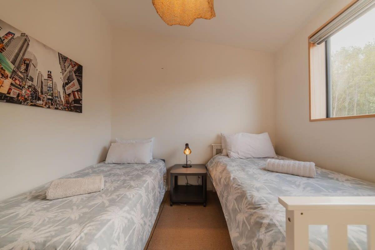 Ocean Views At Rapanui Lodge- 4br Gem With Parking Holiday home *