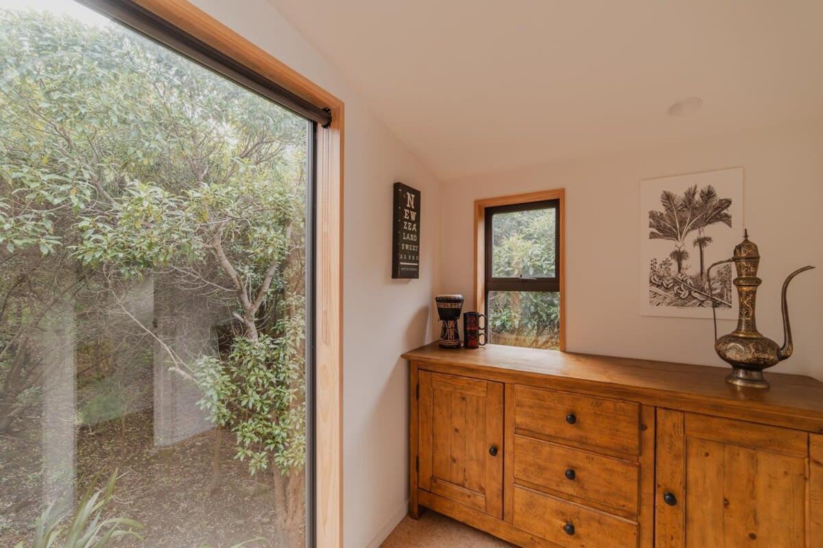 Ocean Views At Rapanui Lodge- 4br Gem With Parking Holiday home Christchurch