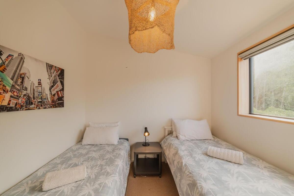 Ocean Views At Rapanui Lodge- 4br Gem With Parking Christchurch