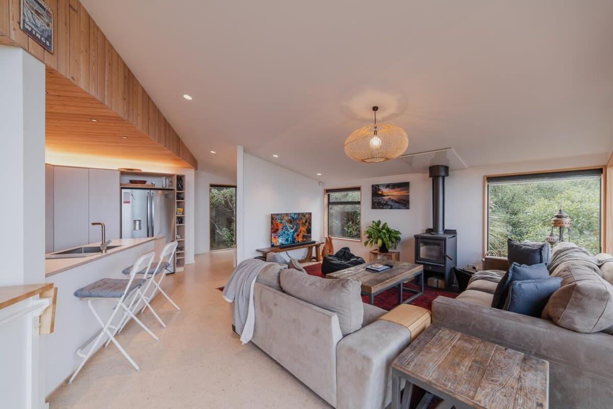 Ocean Views At Rapanui Lodge- 4br Gem With Parking * Christchurch